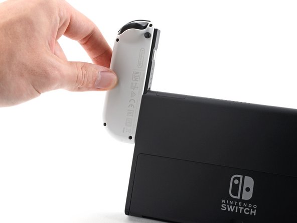 Шаг 2: Сними Joy-Con, фото 2